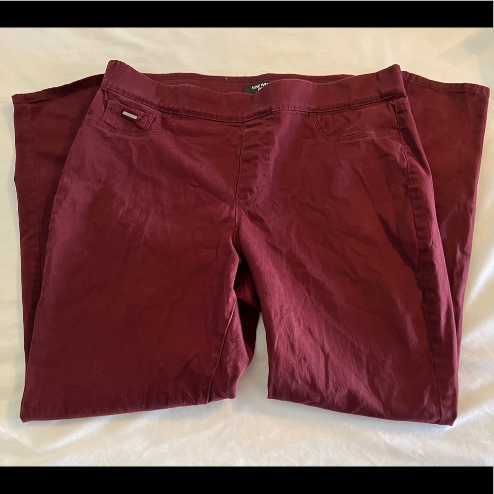 Nine west Women Dark Maroon Stretch Heidi Pull On
Jeans Size 16 plum wine burgu
